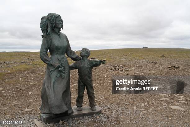 Statues érigées en 1988, symbole de paix au Cap Nord, 7 juillet 2012, Norvège.