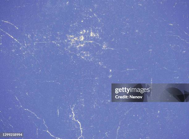 close-up of light blue cardboard paper texture - crumpled paper stock-fotos und bilder