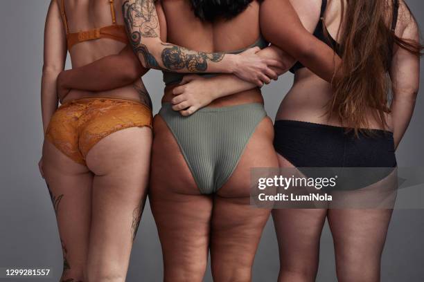 yip, elk lichaam is mooi - womens bottoms stockfoto's en -beelden