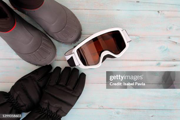 snow and ski complements - glove foto e immagini stock