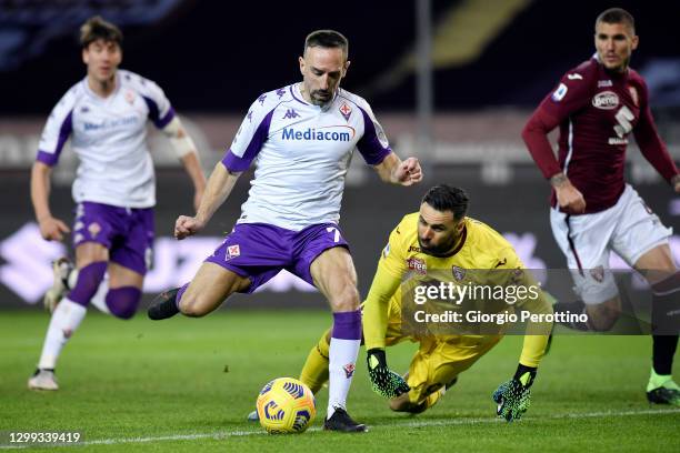 Franck Ribery of ACF Fiorentina shoots to score his 1-0 goal during the Serie A match between Torino FC and ACF Fiorentina at Stadio Olimpico di...