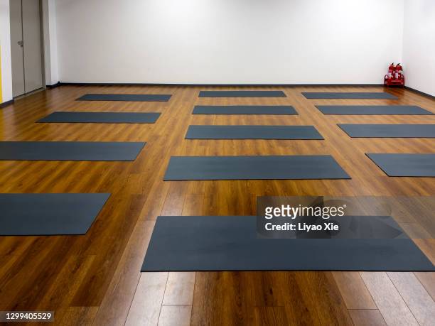 997 Yoga Wallpaper Photos and Premium High Res Pictures - Getty Images