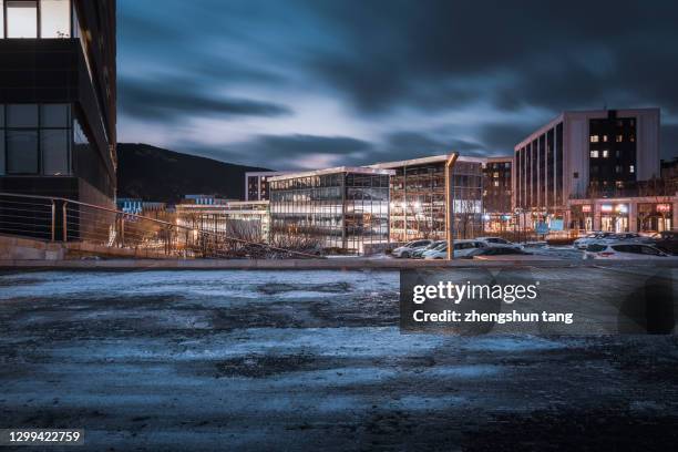 city parking lot and square - empty lot night - fotografias e filmes do acervo