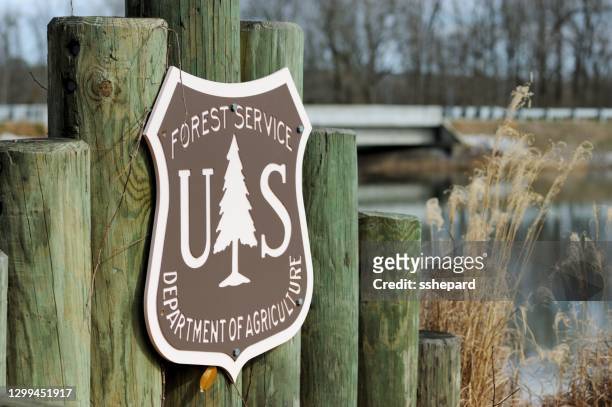us forest service department of agricluture zeichen - amerikanische forstbehörde stock-fotos und bilder