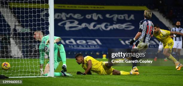 Ivan Cavaleiro of Fulham scores his team's second goal during the Premier League match between West Bromwich Albion and Fulham at The Hawthorns on...