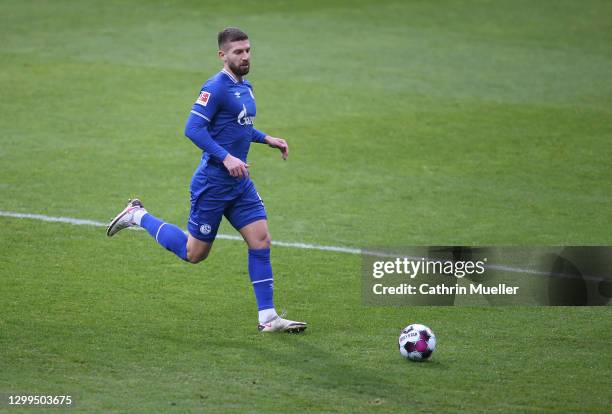 Matija Nastasic of FC Schalke 04 runs with the ball during the Bundesliga match between SV Werder Bremen and FC Schalke 04 at Wohninvest Weserstadion...