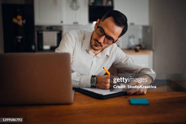 trabajo desde casa - freischaffender fotografías e imágenes de stock