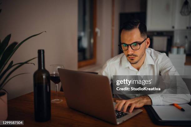 trabajo desde casa - bürokleidung fotografías e imágenes de stock