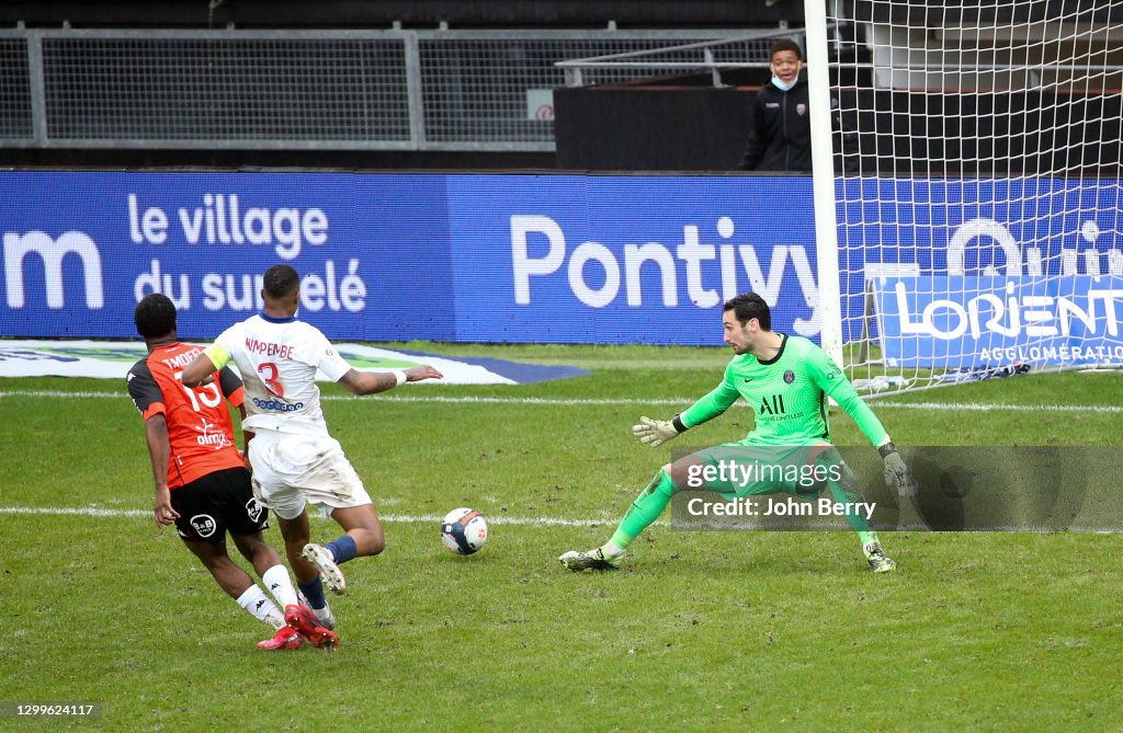 FC Lorient v Paris Saint-Germain - Ligue 1