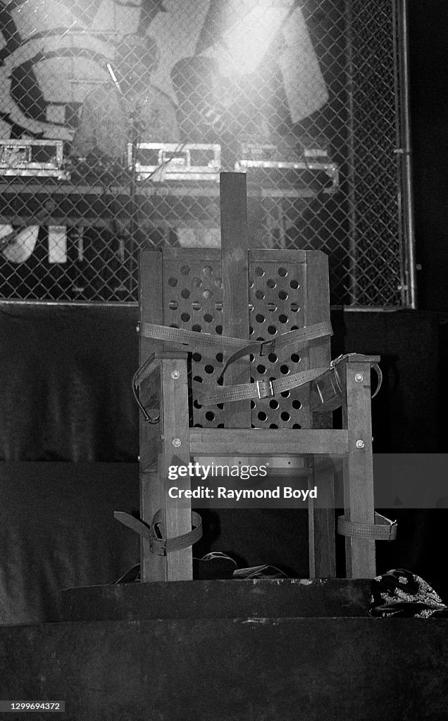 Ice Cube Rapper Chair Rapper Ice Cube's mock electric chair on stage at the U.I.C. Pavilion ...