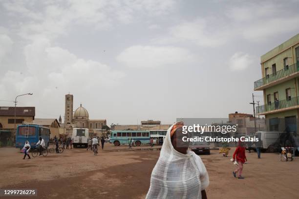 Scène de vie dans la rue de la ville d’Asmara, capitale de l’Erythrée.