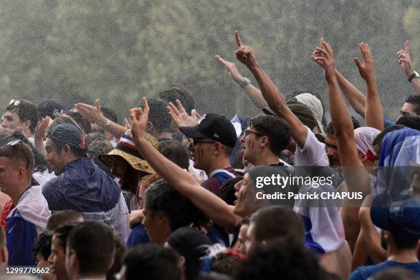 Supporters exprimant leur joie à la fin du match, 15 juillet 2018, Paris, France.