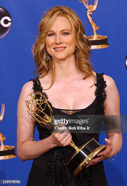 Linney 3,947 Actresses Laura Linney Stock Photos, High-Res Pictures, and ...