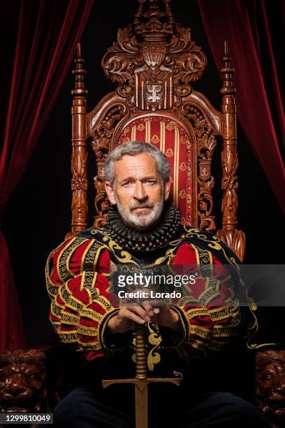historical king in studio shoot - trono imagens e fotografias de stock