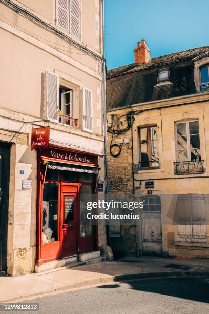 フランス ブルゴーニュの旧地区 - ヌヴェール ストックフォトと画像