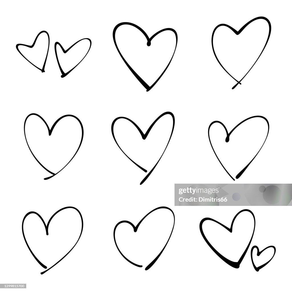Conjunto de iconos de corazón de garólote de forma infantil dibujados a mano. Trazo negro sobre fondo blanco.