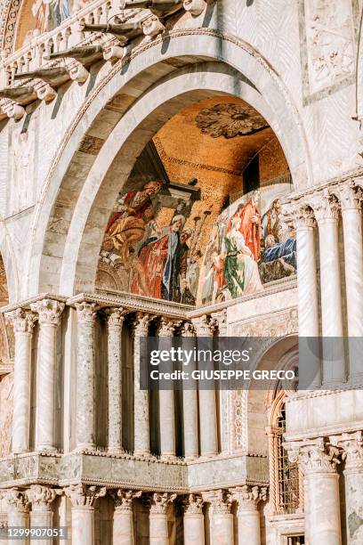 basilica di san marco, facade details - basilica di san marco 個照片及圖片檔