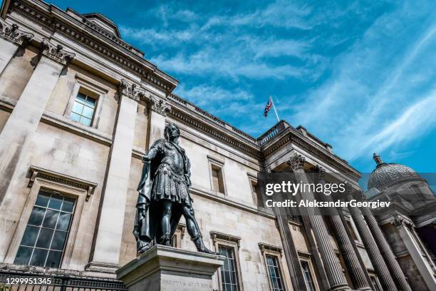 low angle view of james ii statue in london, uk - interior de londres imagens e fotografias de stock