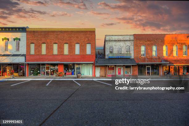 positively 4th street - street front view stock pictures, royalty-free photos & images