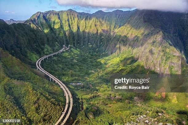 aerial view of h-3 interstate highway, oahu - kaneohe bildbanksfoton och bilder