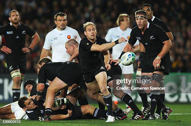 Andy Ellis of the All Blacks dispatches the ball during the 2011 IRB Rugby World Cup Final match between France and New Zealand at Eden Park on...