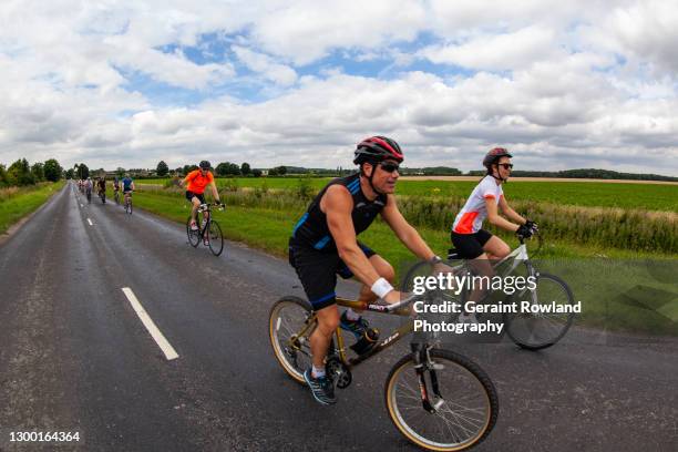 cycling stock photography, north england - cycling team stock pictures, royalty-free photos & images