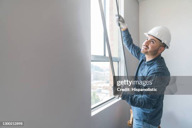 687 Contractor Installing Window Stock Photos, High-Res Pictures, and ...