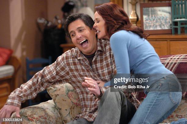 Actors Ray Romano and Patricia Heaton during filming a scene during the television show 'Everybody Loves Raymond', January 7, 2005 in Los Angeles,...