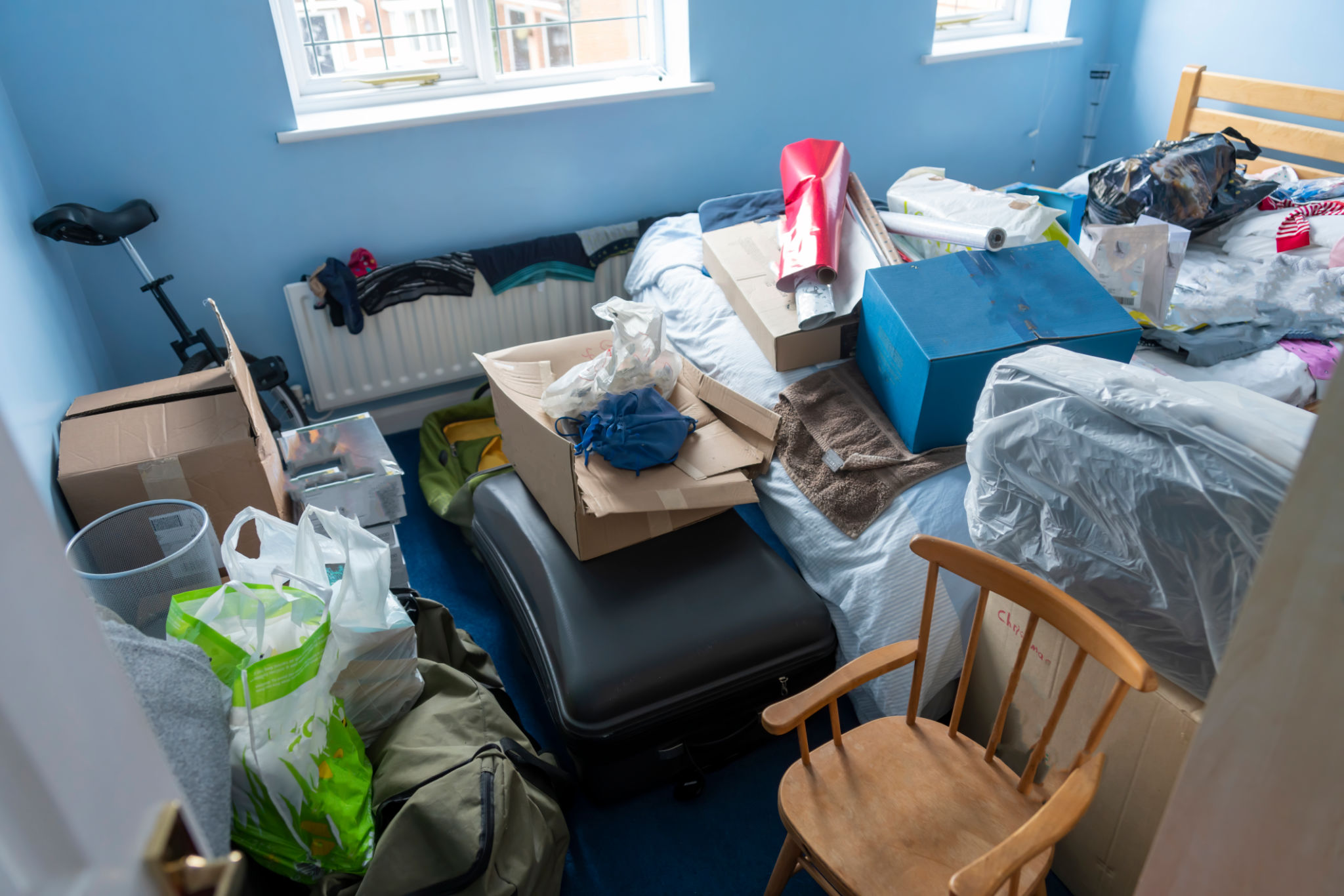 clutter free room