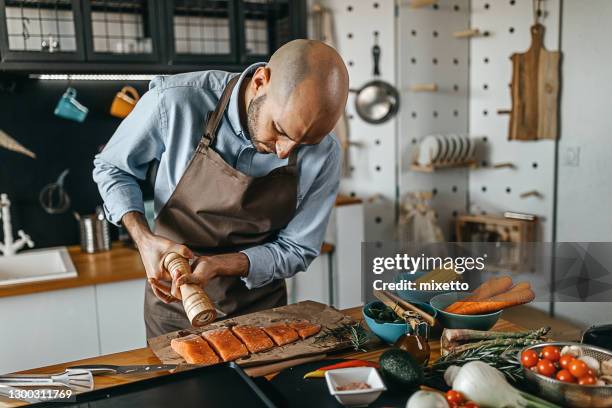 and now for a bit of spice - bbq avocado imagens e fotografias de stock