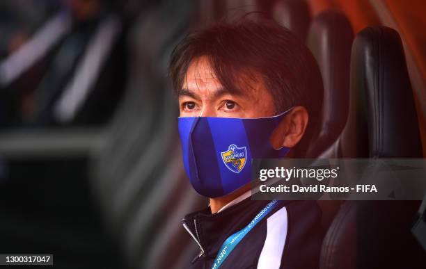 Hong Myung-bo, Manager of Ulsan Hyundai looks on prior to the FIFA Club World Cup Qatar 2020 Second Round match between Tigres UANL and Ulsan Hyundai...