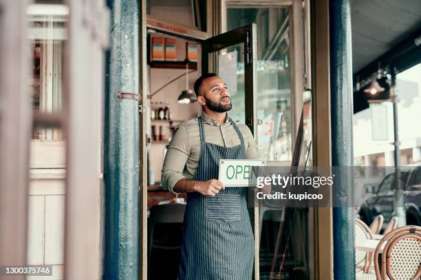 el primer día de mi sueño hecho realidad - franchising fotografías e imágenes de stock