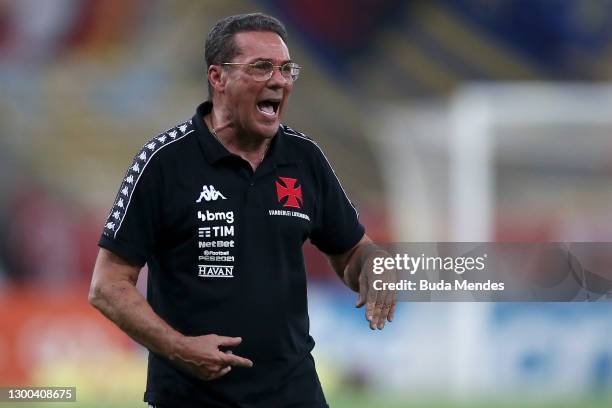 Coach Vanderlei Luxemburgo of Vasco da Gama reacts during a match between Flamengo and Vasco da Gama as part of 2020 Brasileirao Series A at Maracana...