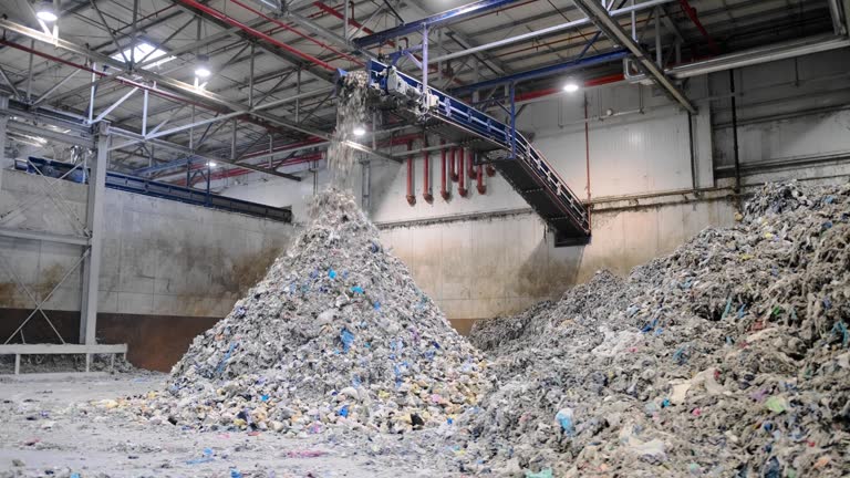 https://media.gettyimages.com/id/1300501135/video/piles-of-separated-recyclables-inside-waste-facility.jpg?b=1&s=640x640&k=20&c=OCAVcqC8AsUpu1fV8-8cC7N_wC0mlwQb9-JmS771BZ0=