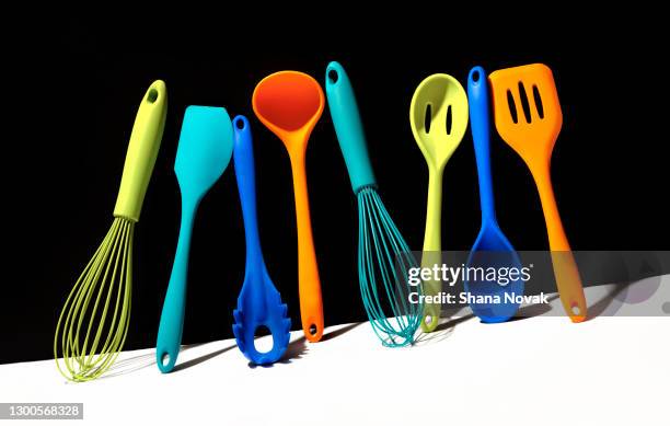 silicone kitchen tools - kökstillbehör bildbanksfoton och bilder