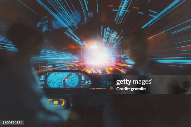 generisches autonomes konzeptauto - fahrerloses transportmittel stock-fotos und bilder