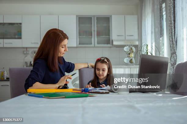 Parents Using Math Shopping Parents Teaching Math Photos and Premium High Res Pictures - Getty Images