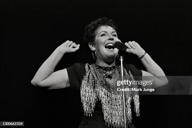 Deborah Reddy Singer Helen Reddy Photos Photos and Premium High Res Pictures - Getty Images