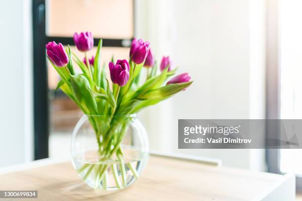 22,962 Flower Vase Table Photos and Premium High Res Pictures - Getty Images