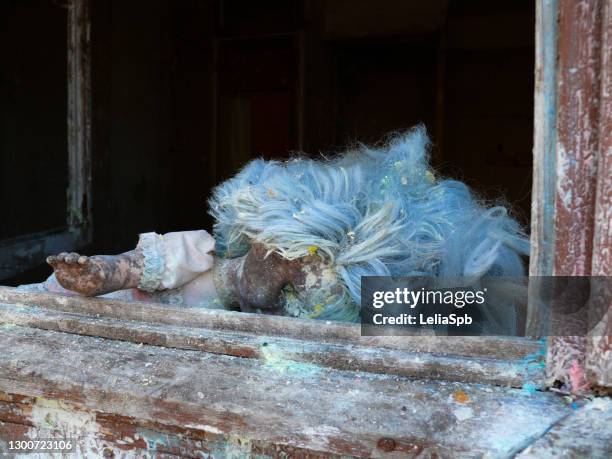 Smudged Windows Photos and Premium High Res Pictures - Getty Images