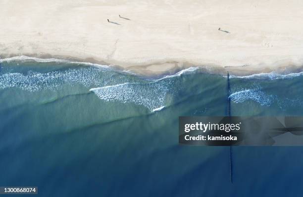 luftaufnahme an der ostseeküste - aerial view playa stock-fotos und bilder