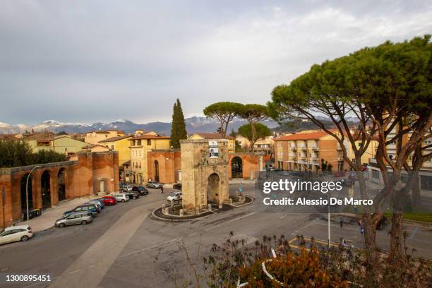 rieti - historical plaza from "fascist" period in italy - rieti foto e immagini stock