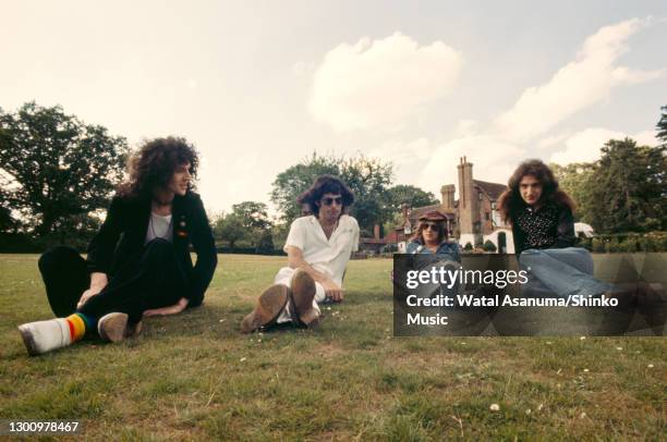 Queen Ridge Farm Queen At Ridge Farm Studio Photos and Premium High Res Pictures - Getty ...