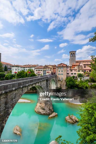 cividale del friuli, ponte do diabo (friuli-venezia giulia, itália) - friuli venezia giulia - fotografias e filmes do acervo