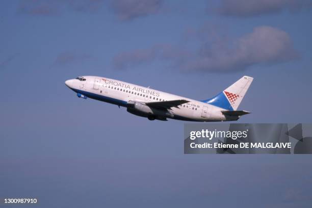 Avion 'Boeing 737' de la compagnie 'Croatia Airlines', circa 1990, France.