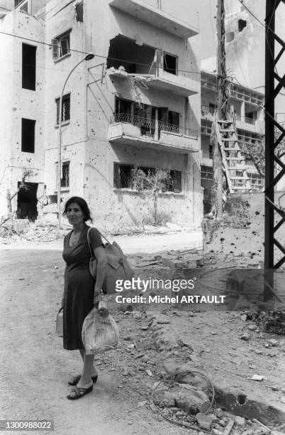 Les habitants du quartier Achrafieh profitent du cessez-le-feu pour se ravitailler après 8 jours d'horreur le 9 Octobre 1978 à Beyrouth