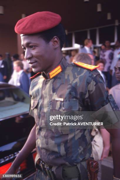 Blaise Compaoré, ministre de la justice lors d'un voyage officiel de François Mitterrand le 18 novembre 1986 à Ouagadougou, Burkina Faso