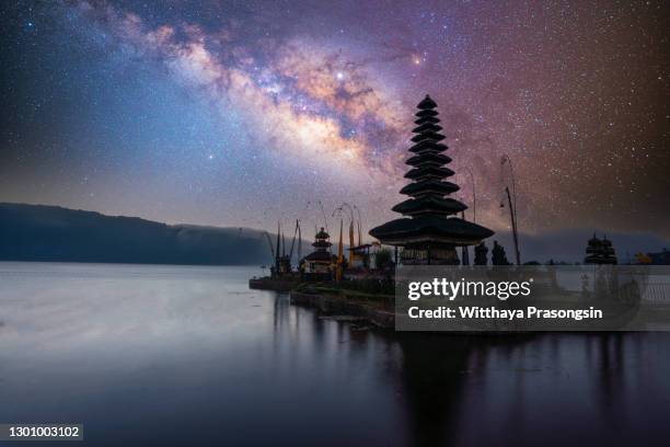 pura ulun danu bratan temple in bali. - pura ulu danau temple stock pictures, royalty-free photos & images