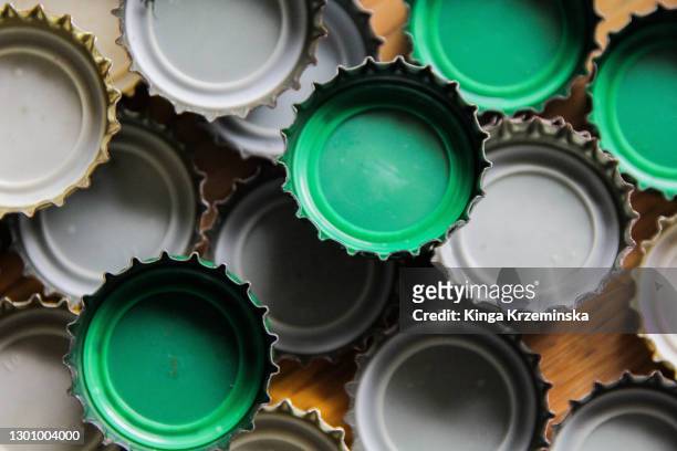 bottle caps - tappo birra foto e immagini stock