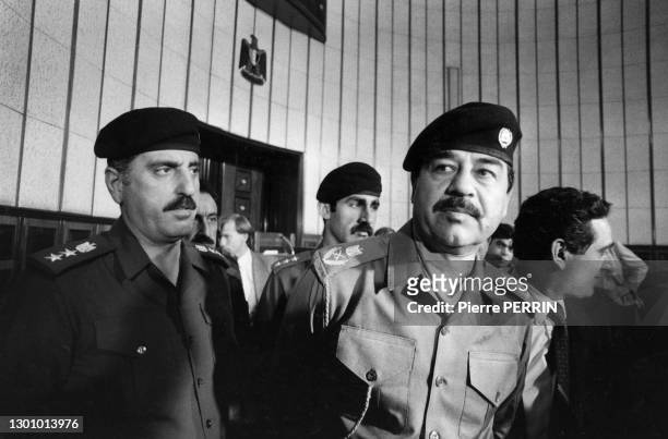 Saddam Hussein tient une conférence de presse dans le palais présidenciel à la presse internationale le 13 Octobre 1983 à Bagdad.